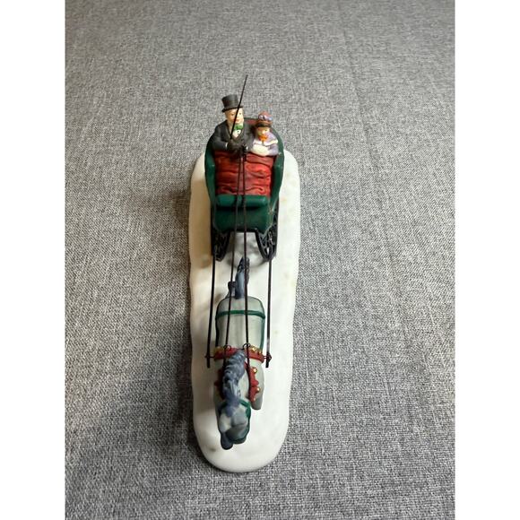 Dept 56 Heritage Village Collection "Dashing Through The Snow" 5820-3 - Picture 5 of 10